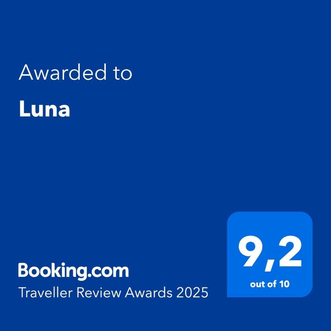 Luna * Cavalcaselle